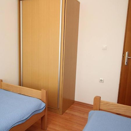 Apartments Knezevic Baška Esterno foto